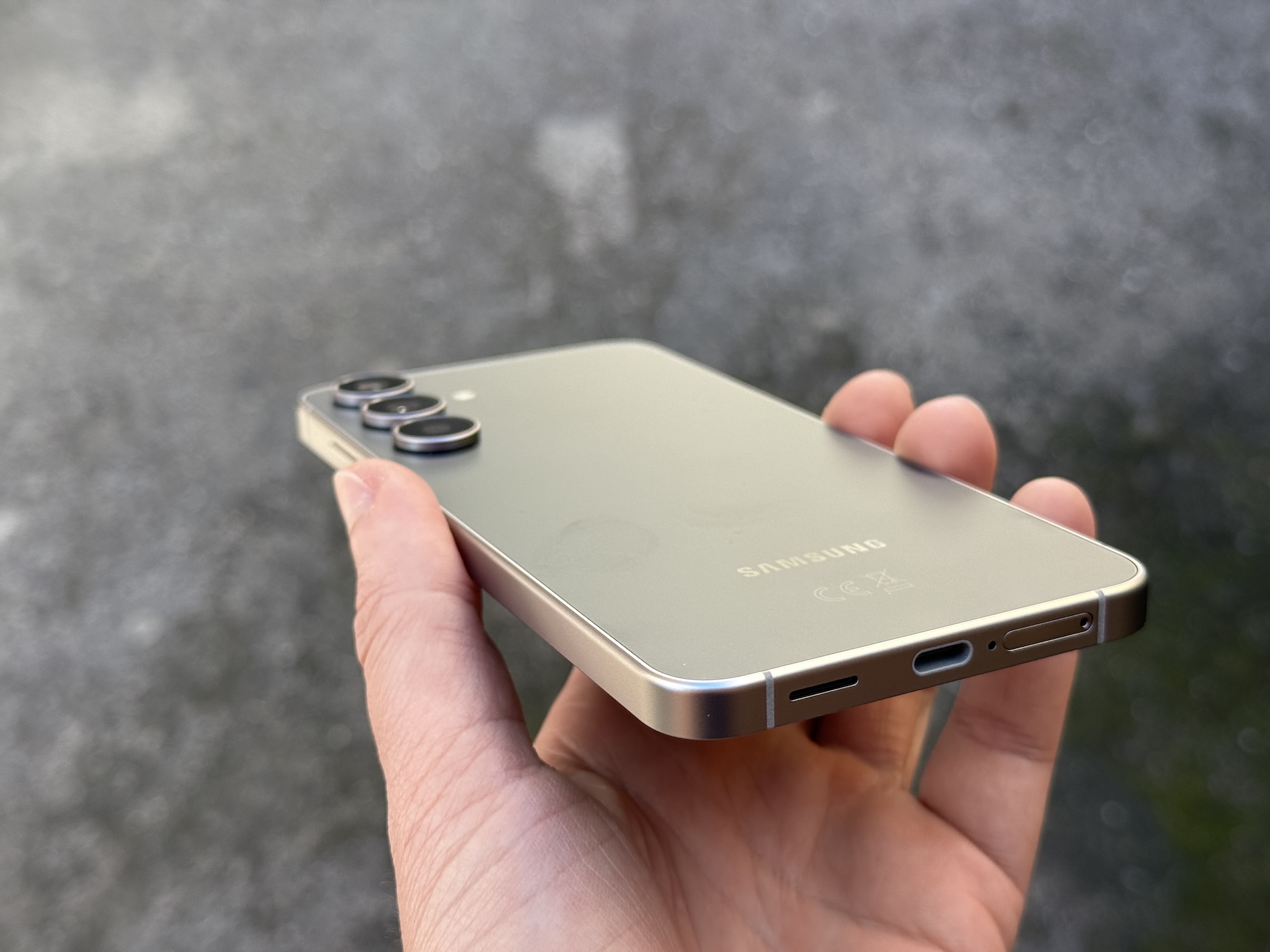 Galaxy S26 FE Konfirmasi Fast Charging 45W, Mengalahkan Model Dasar