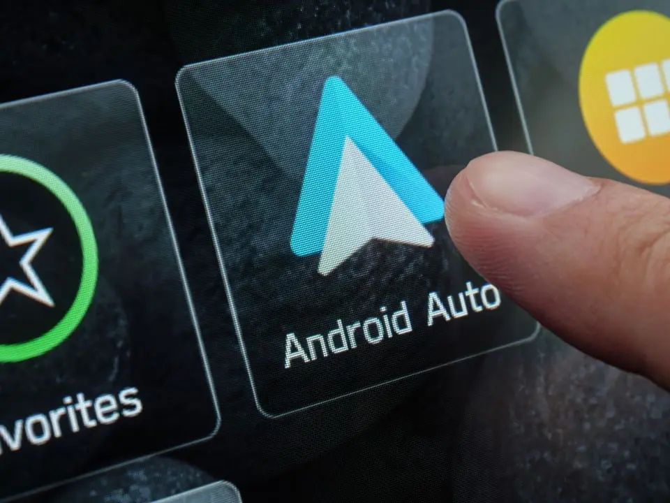 WhatsApp Android Auto & CarPlay: Pesan Tanpa Ganggu Setir