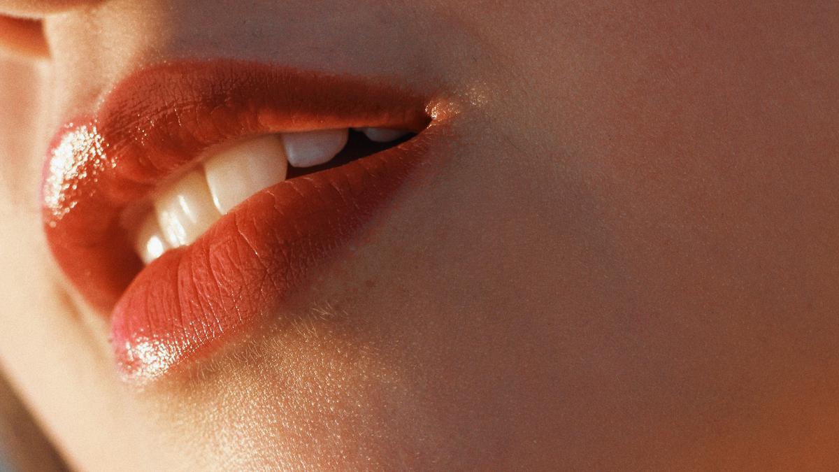 Evolusi Tren Lipstik dari Era Supermodel hingga Clean Girl Aesthetic