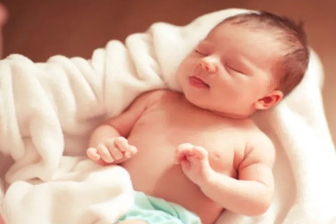 Mengapa Skin Barrier Bayi Begitu Rentan dan Cara Melindunginya