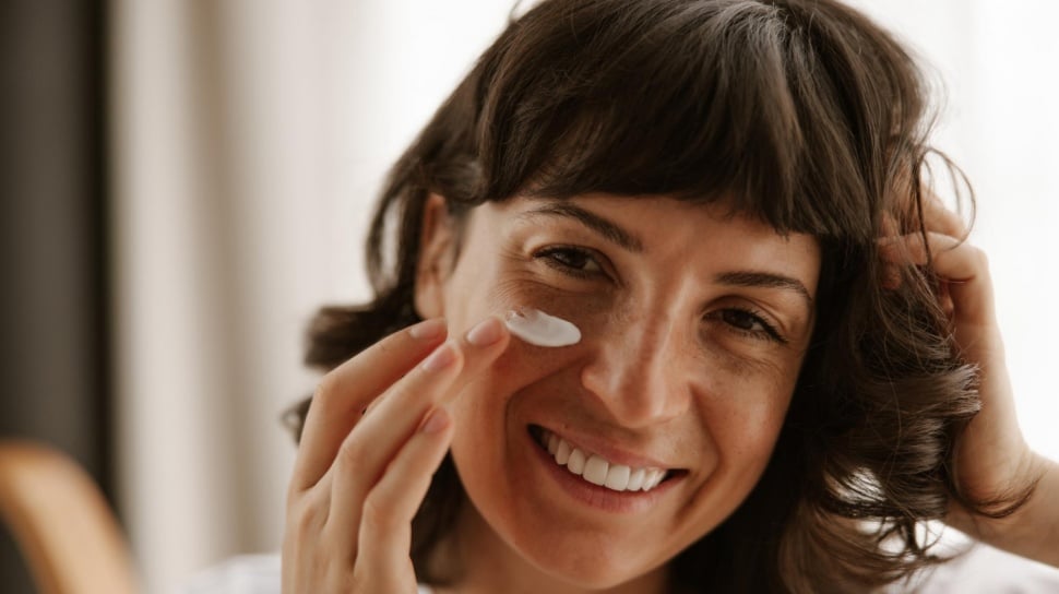 Sunscreen Anti-Aging Terbaik untuk Kulit Matang