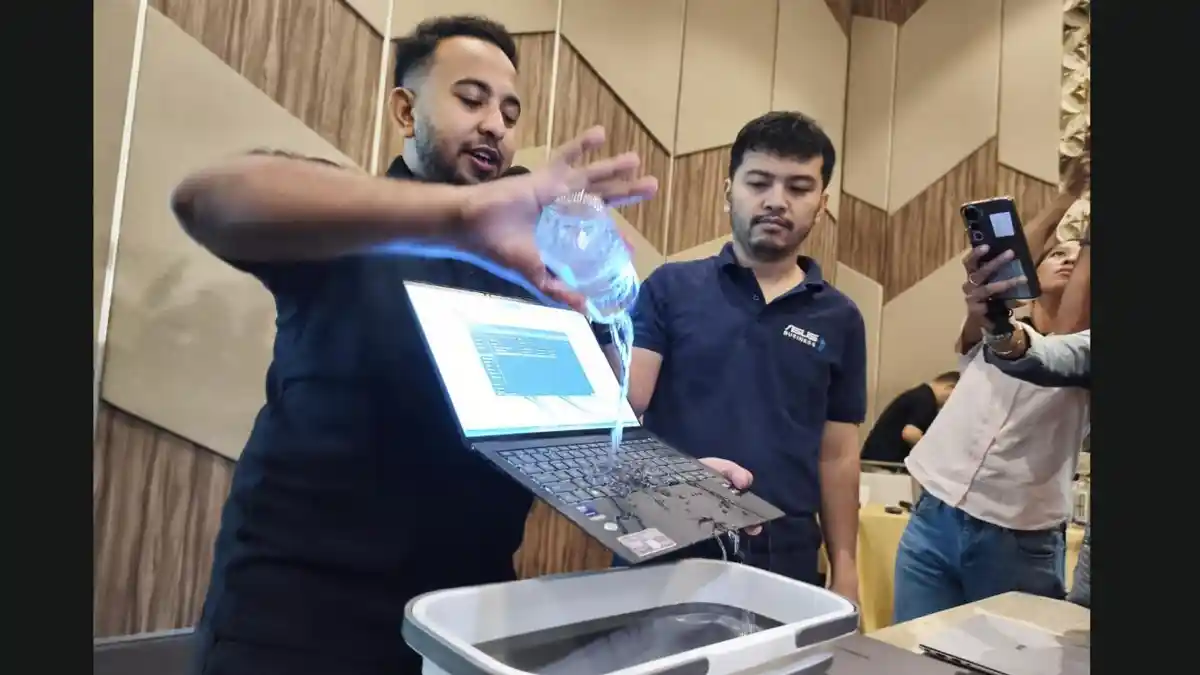 Laptop Bisnis Ekstrem 0,99 Kg dengan Keamanan Militer