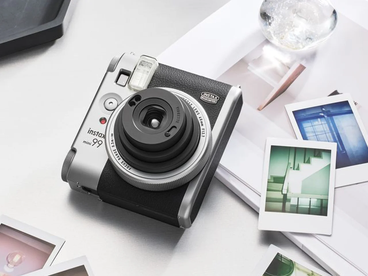 Instax Mini 99 Matte Silver: Mainan Serius untuk Pecinta Foto Instan