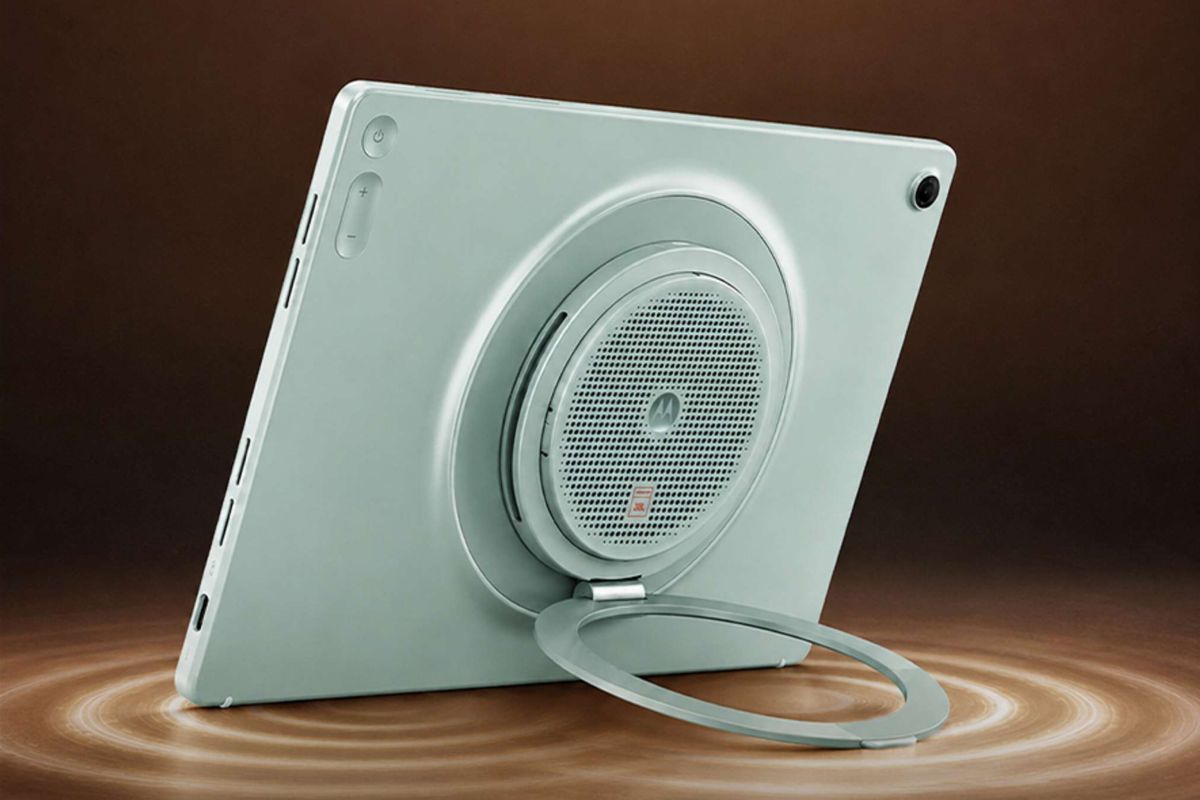 Moto Pad 70 Groove: Tablet 9 Speaker JBL dengan Kickstand 360°