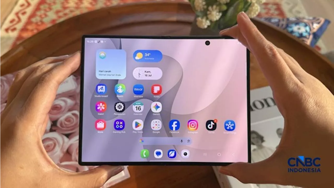 Motorola Razr Fold: Ponsel Lipat Book-Style Rp26,5 Juta yang Paling Masuk Akal Dibeli