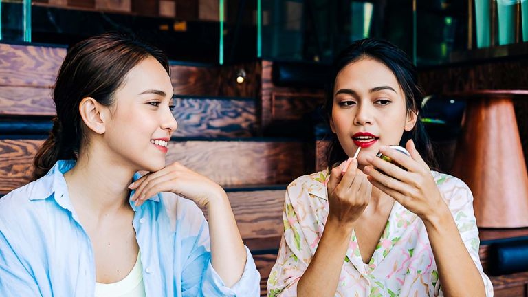 Liquid Lipstick Kuasai 60% Pasar: Kenyamanan Mengalahkan Tradisi