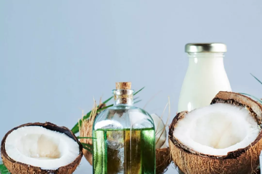 7 Bahan Alami Ampuh Atasi Rambut Rontok dan Ketombe dari Dapur