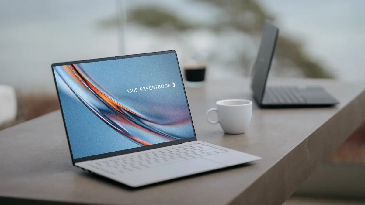 Laptop Bisnis Flagship dengan Tandem OLED dan NPU 50 TOPS