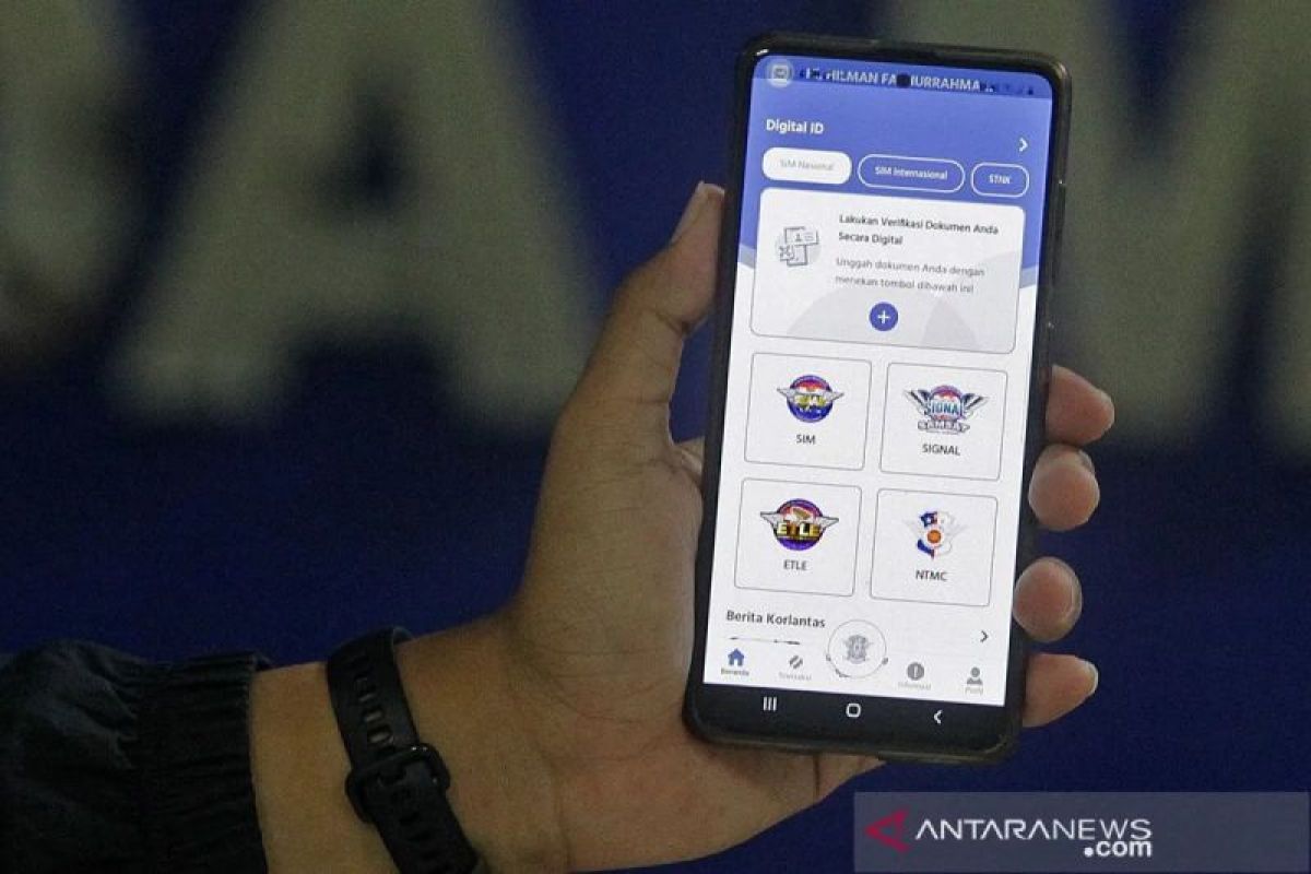 Urus Pajak Kendaraan dan Perpanjang SIM dari Ponsel