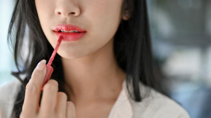 Panduan Lengkap Lipstik Nude dan Rose untuk Setiap Momen