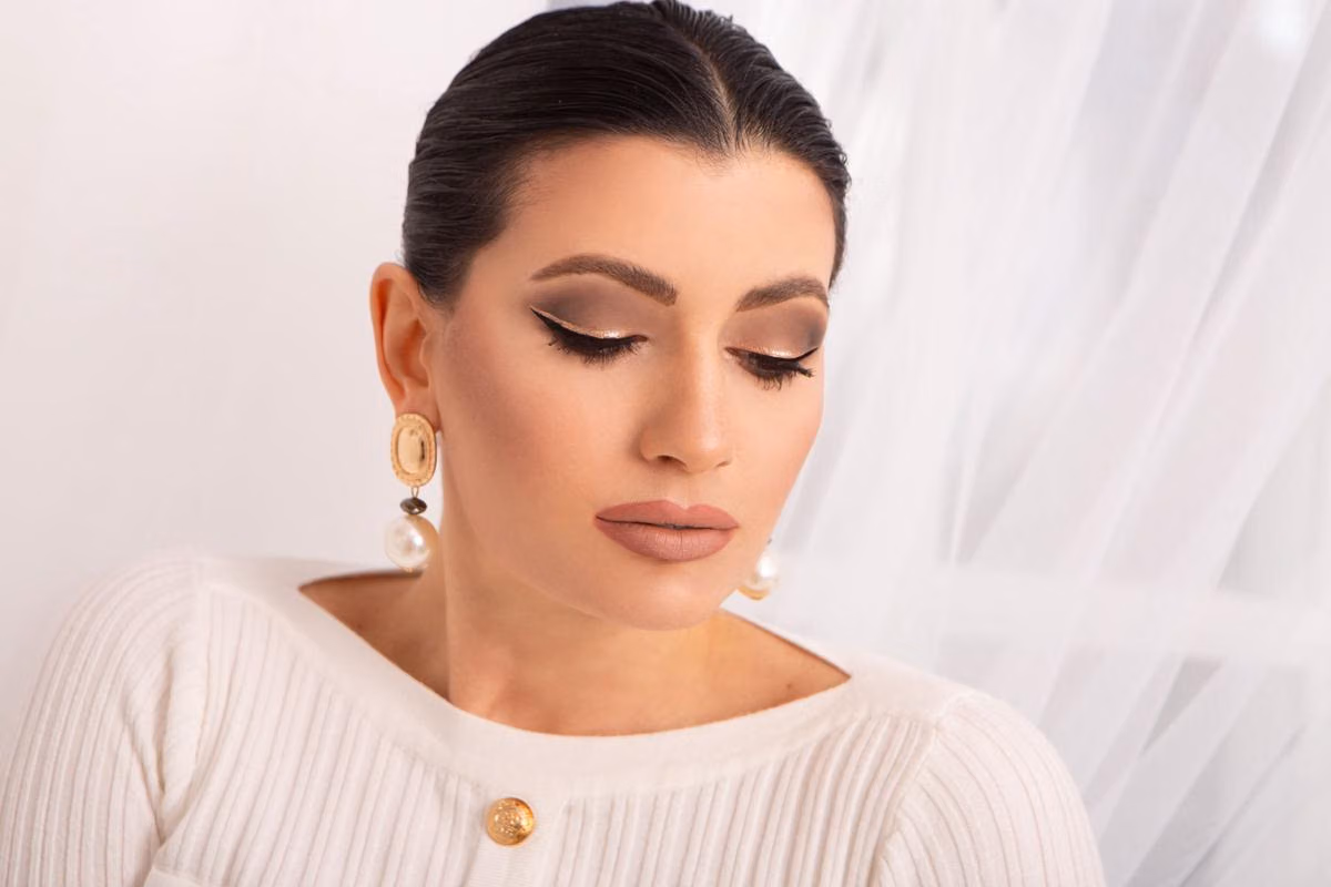 Makeup Tetap Sempurna Seharian: Rahasia Tahan Keringat dan Panas