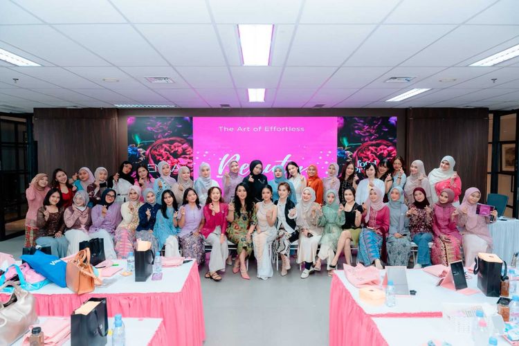 Teknik Makeup Thailand yang Effortless, Glowing, dan Berdimensi