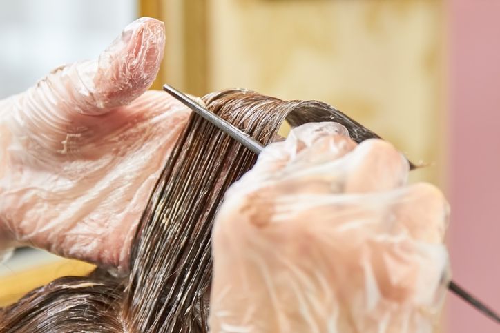 French Highlights vs Peek-a-Boo Hair: Cantik Tahan Lama, Perawatan Minimal