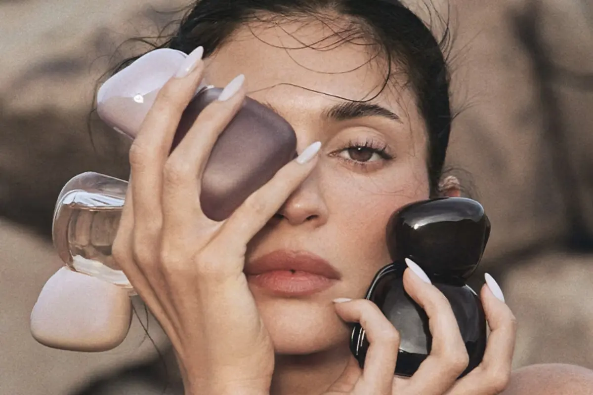 Mood Stones Kylie Jenner dan Era Parfum Sesuai Emosi