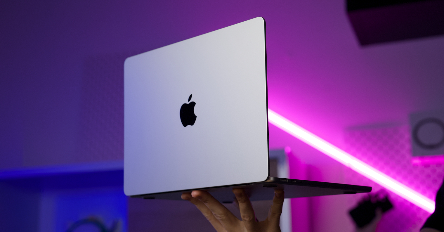 MacBook Ultra OLED: Standar Baru Laptop Profesional Tipis