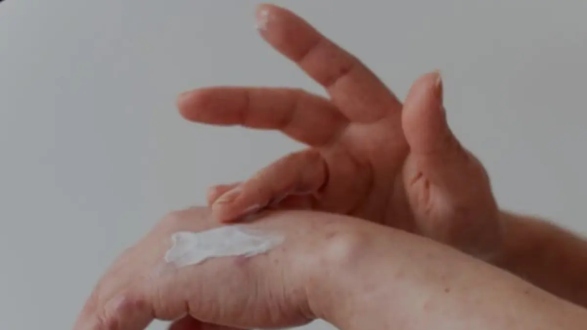 5 Kesalahan Aplikasi Sunscreen yang Bikin Perlindungan UV Gagal Total