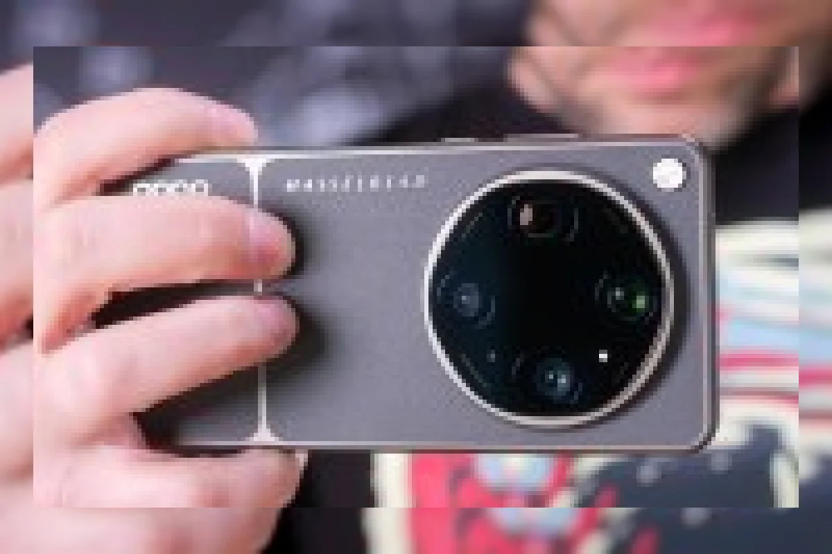 Oppo Find X10 Ultra: Duel Sensor Periskop 10x yang Menentukan