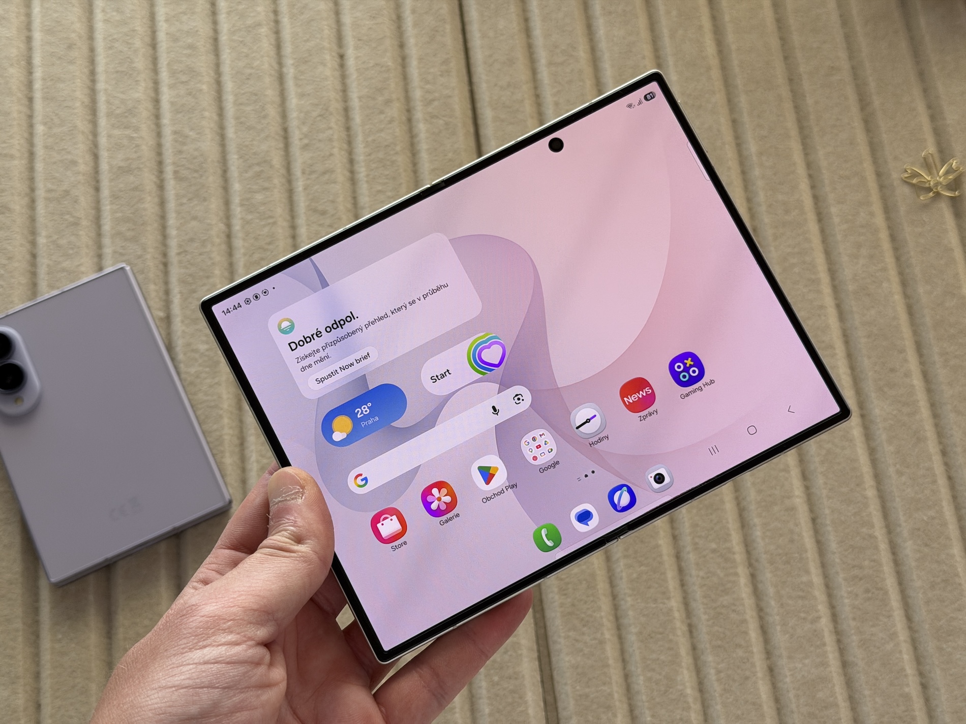Galaxy Z Fold 8 untuk Hiburan dan Gaming: Seberapa Besar Bedanya?