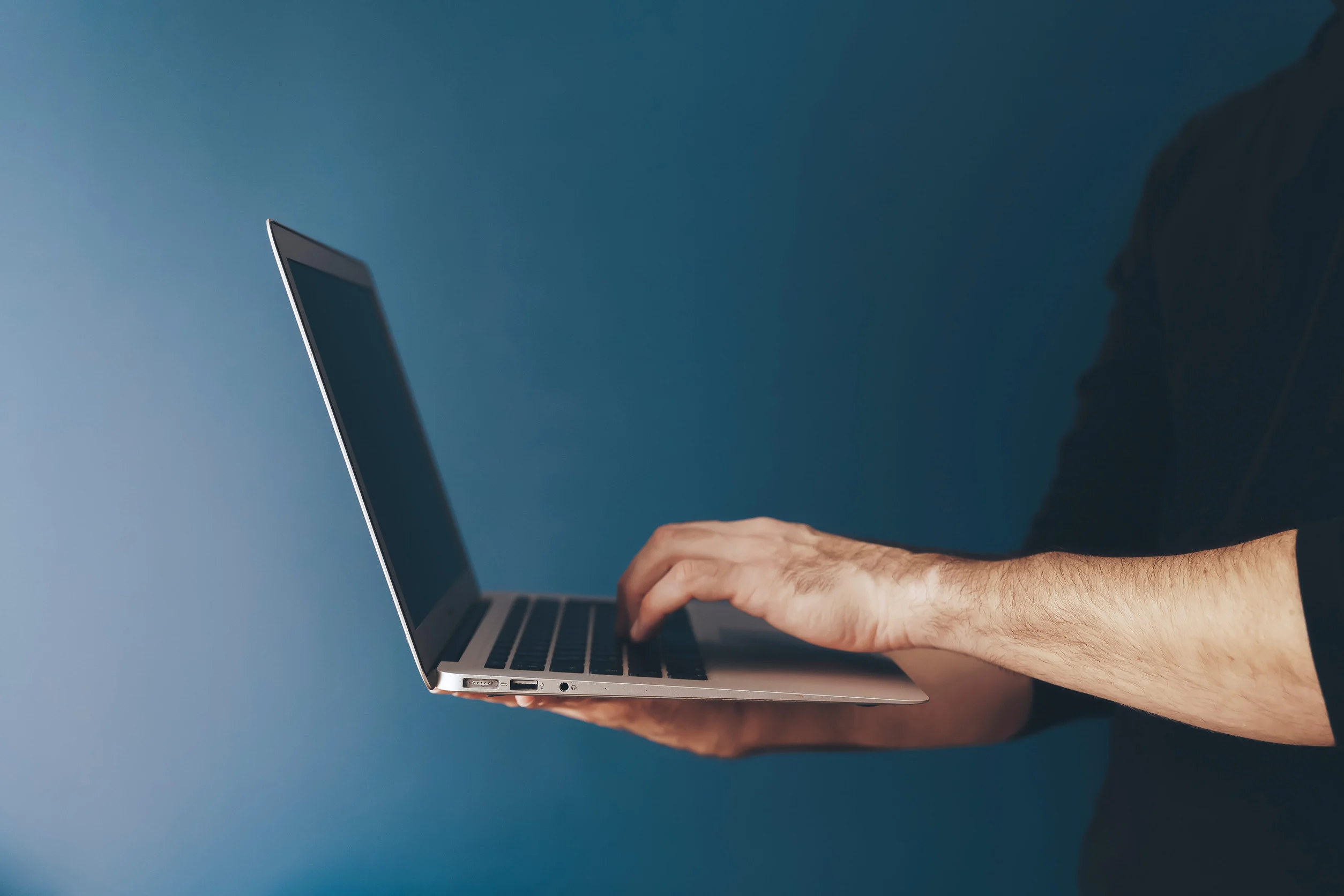 RAMmageddon: MacBook Air Langka, Apple Dorong Konsumen ke MacBook Pro