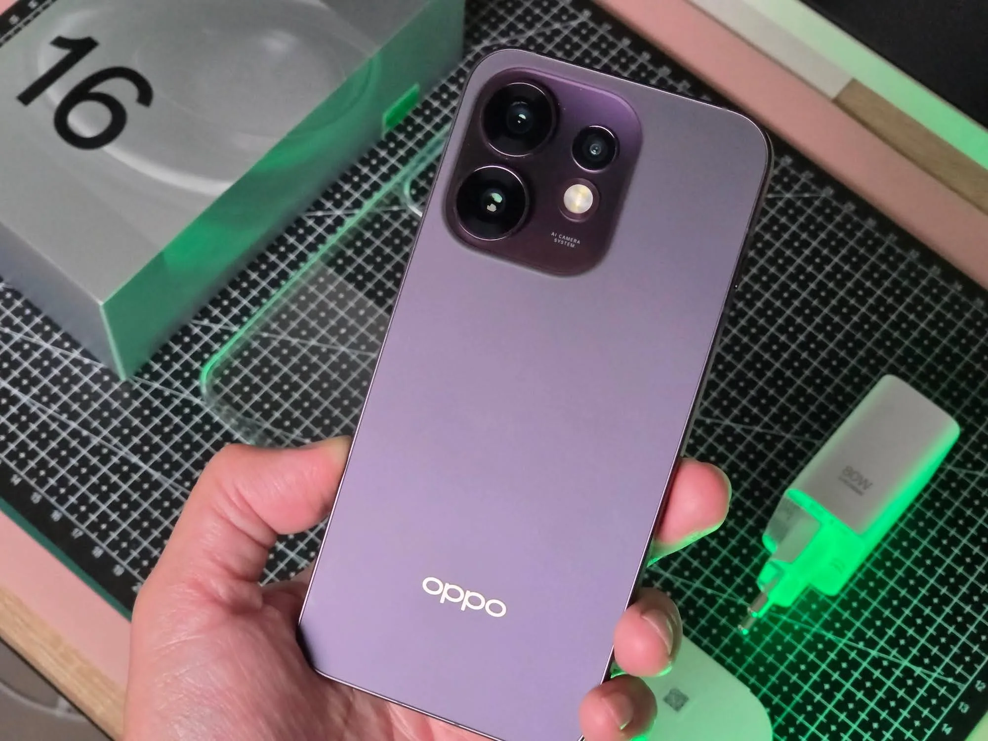OPPO Reno16 5G sebagai HP Utama: Seimbang tapi Bukan untuk Gamer Berat