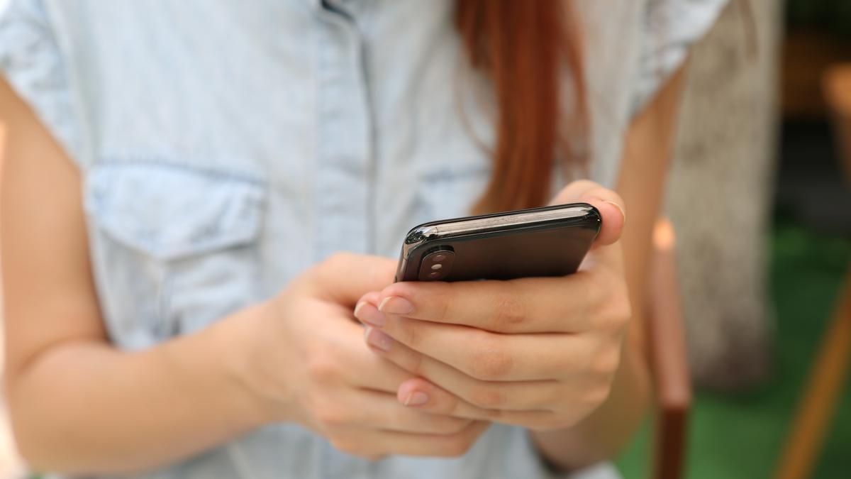 Kapan Waktu Tepat Mengganti Smartphone: 8 Tanda Penting