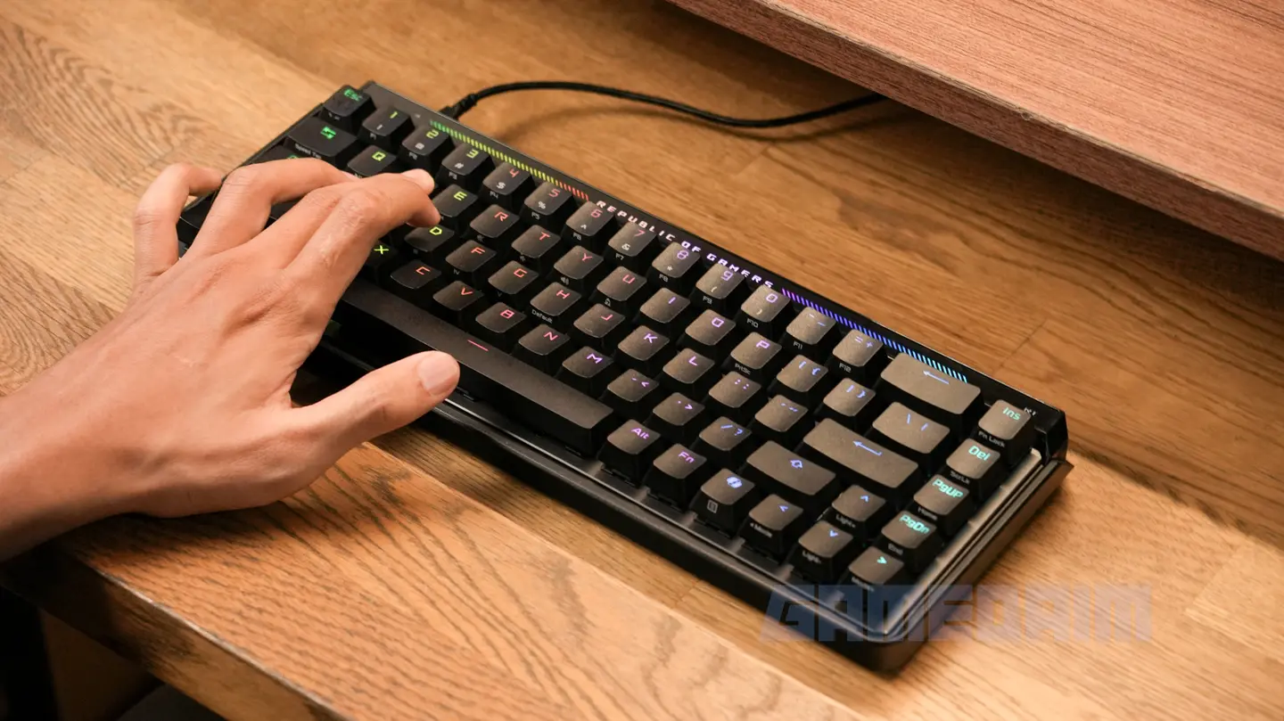 Keyboard Hall Effect Flagship: Razer Huntsman V3 HE vs ASUS ROG Falchion Ace HFX
