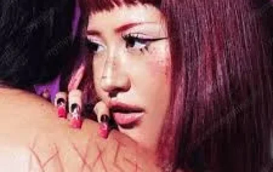 Makeup Centil Naykilla: Tutorial Tampilan Y2K Colorful TikTok