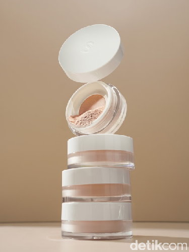 Review Mattifly Loose Powder: Bedak Tabur Matte dengan Teknologi Blur