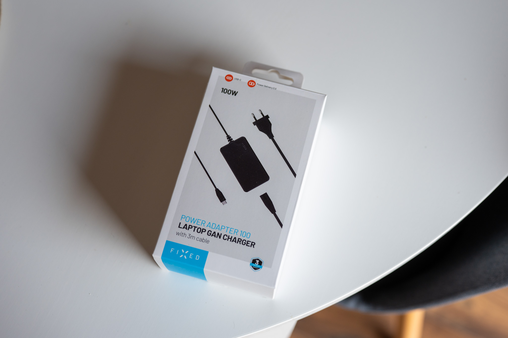 Charger GaN 100W Ultra-Ringkas untuk Profesional Mobile