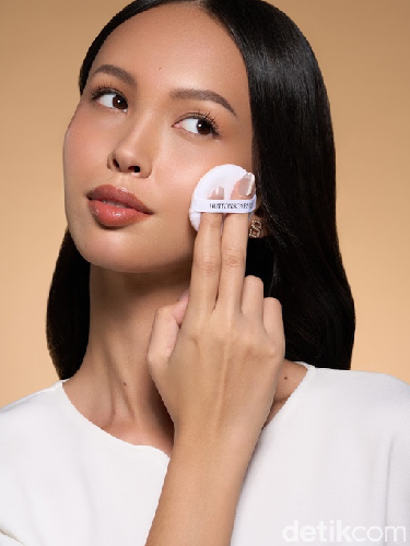 Review Mattifly Loose Powder: Bedak Tabur Matte dengan Teknologi Blur
