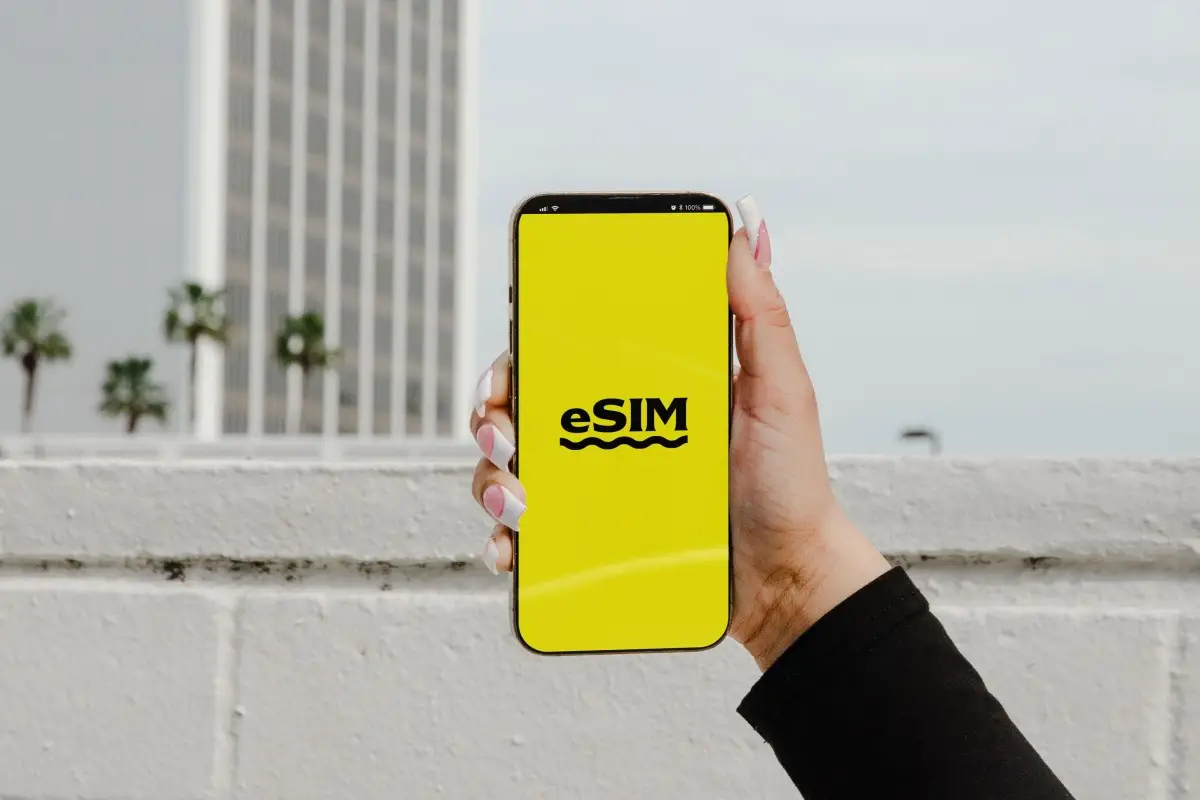 Panduan Lengkap Aktivasi eSIM di iPhone dan Android