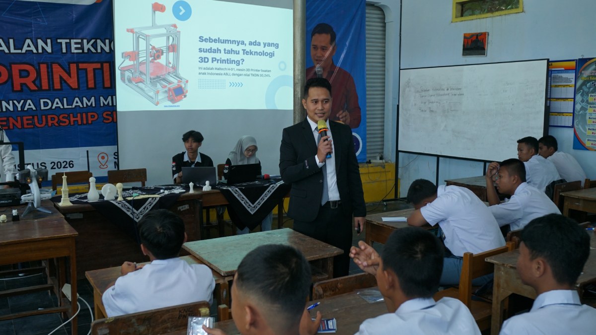 Siswa SMK Kuasai Cetak 3D untuk Memulai Usaha Berbasis Teknologi