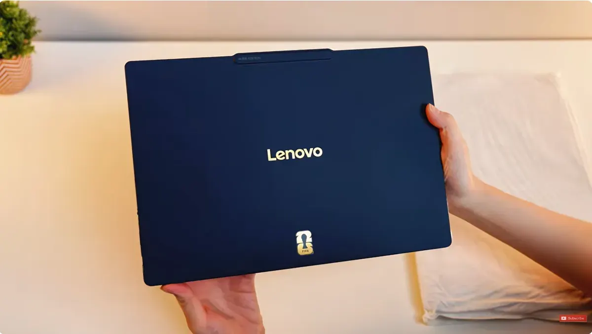Lenovo Yoga Slim 7i Ultra Aura: Paket Lengkap untuk Konten Kreator Serius