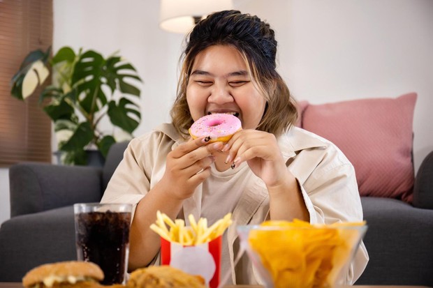 Makanan yang Harus Dihindari untuk Kulit Bersih: Panduan Mengatasi Jerawat dari Dalam