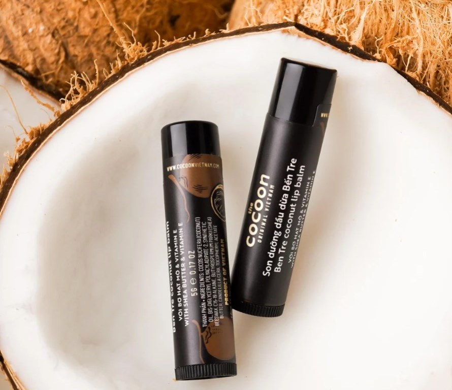 Lipstik Kini Wajib Punya Skincare: Memahami Tren Lip Skinification