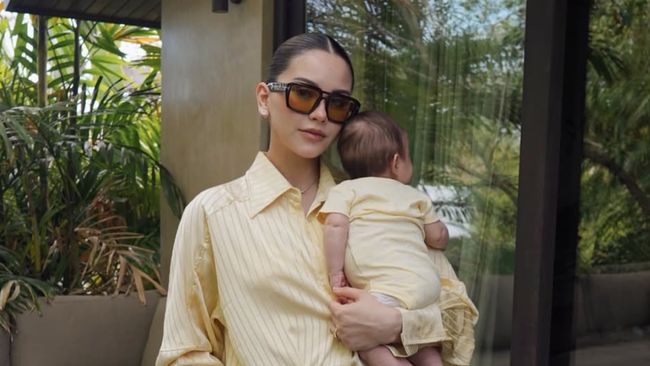 Rambut Rontok Pasca Melahirkan: Normal, Tapi Tetap Perlu Diurus