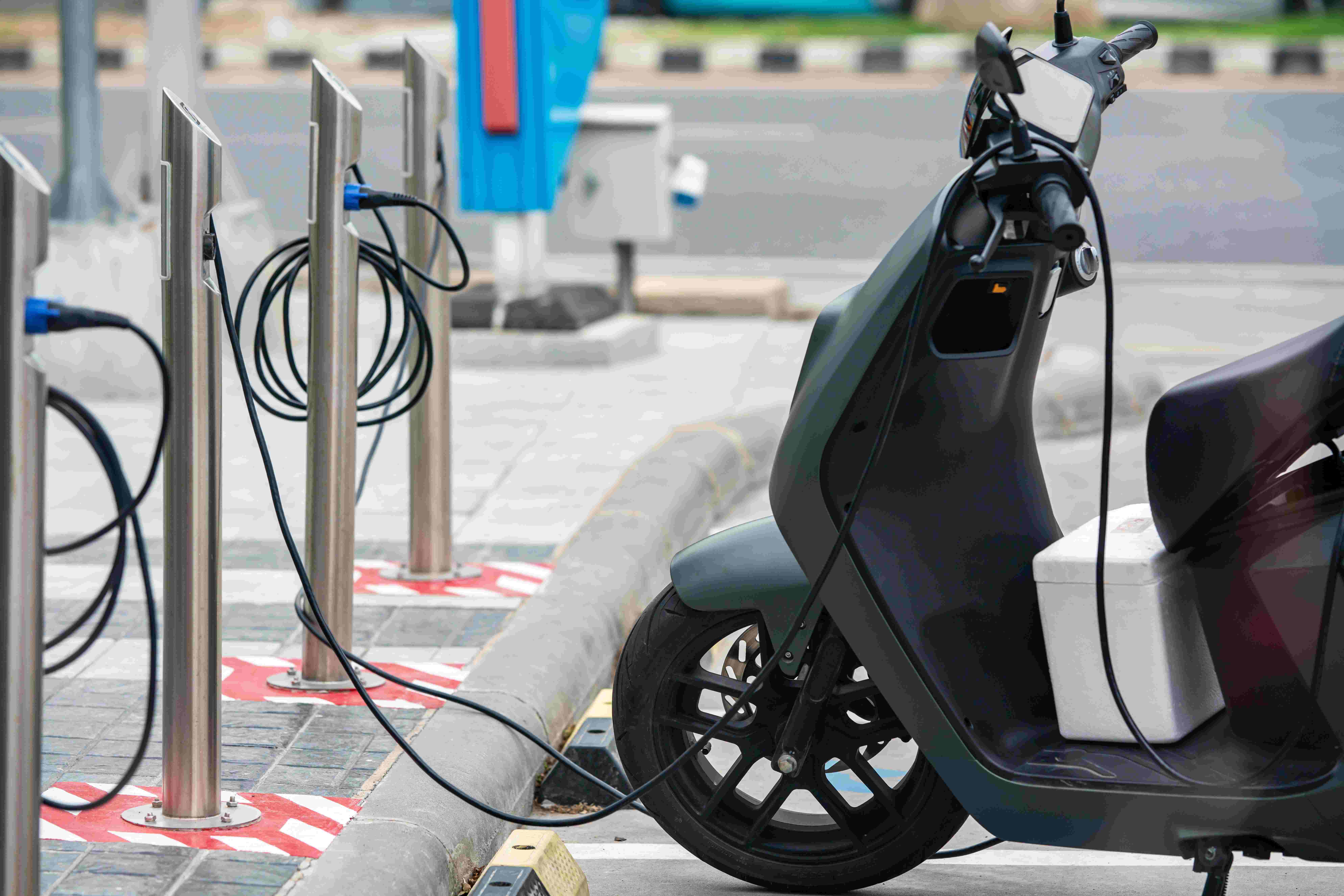 Panduan Memilih Motor Listrik Murah untuk Kurir dan Harian
