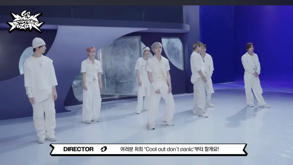 Puluhan Profesional di Balik Satu Album K-Pop Sempurna