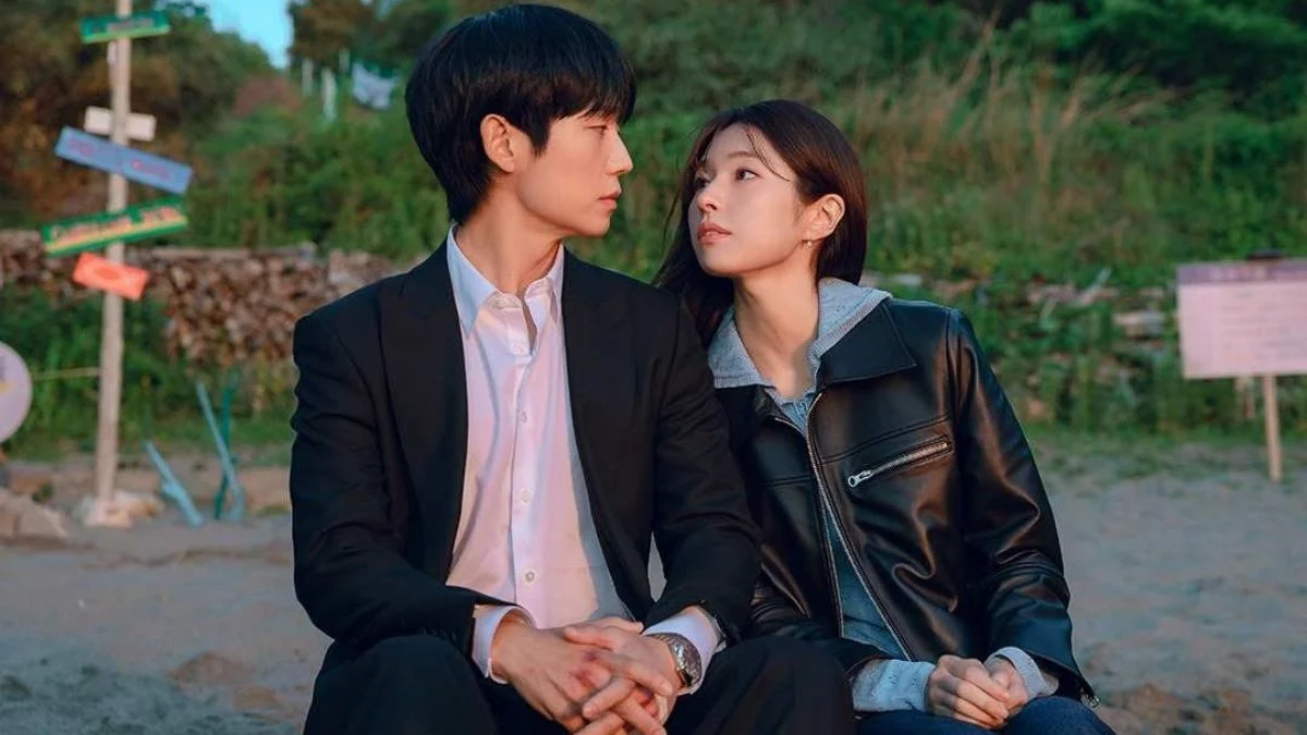 Jung Hae In Jadi Mantan Gangster Pacar Bohongan di Our Sticky Love