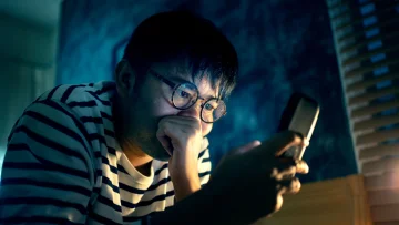 Penggunaan Ponsel Berlebihan Picu Depresi dan Gangguan Tidur