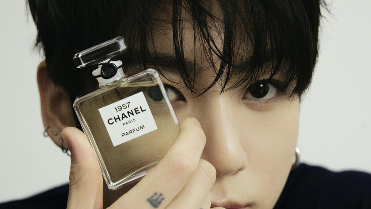 Jungkook BTS dan Chanel 1957: Ketika FOMO Mengalahkan Indra Penciuman