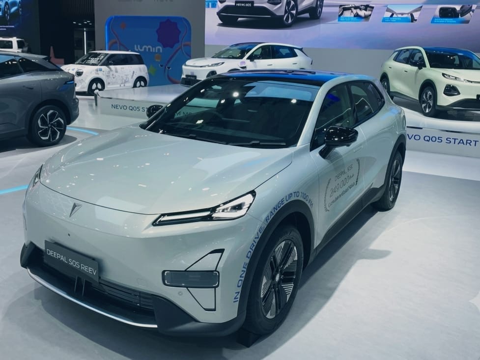 Changan Deepal S05 vs Nevo Q05: Pilih BEV atau REEV?