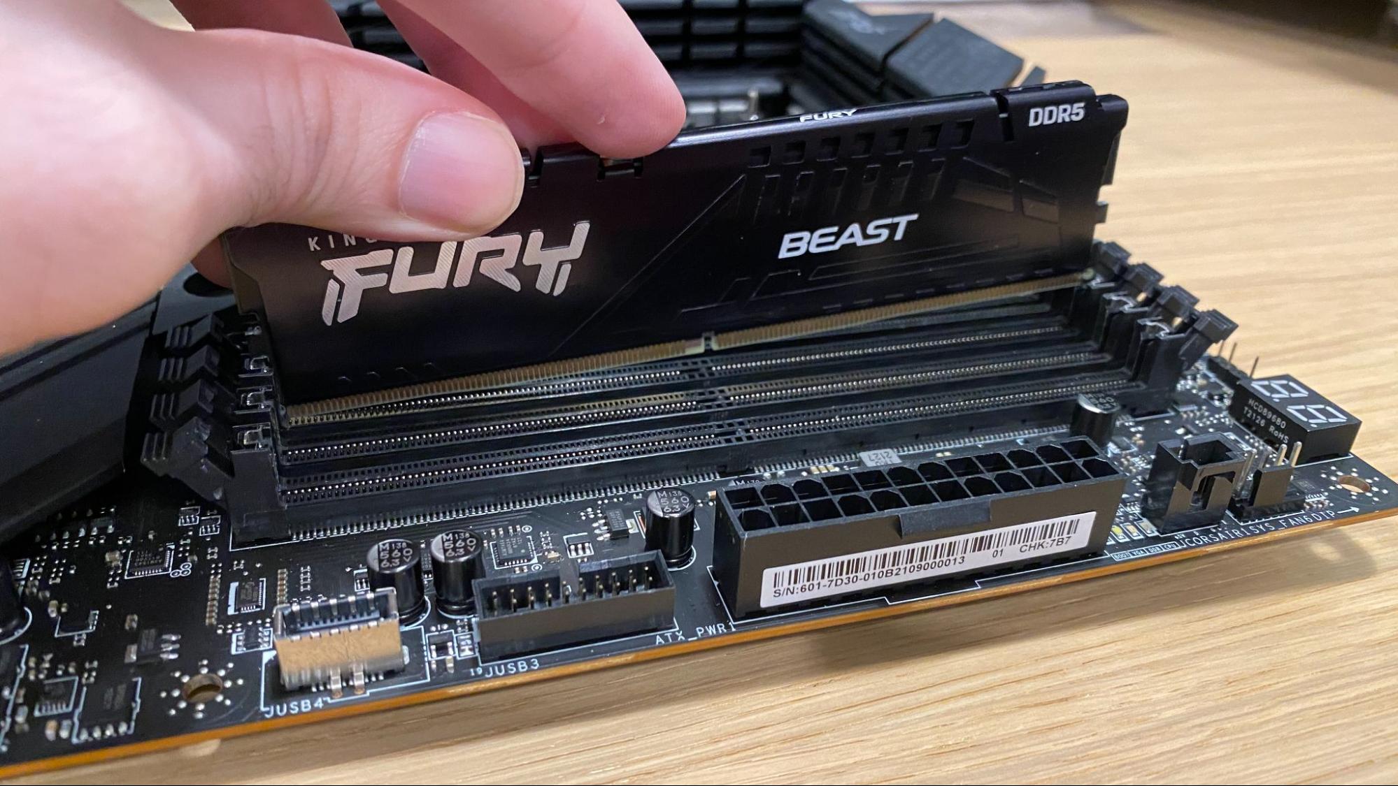 Microsoft Turunkan Rekomendasi RAM Windows 11: Dampaknya bagi Builder PC