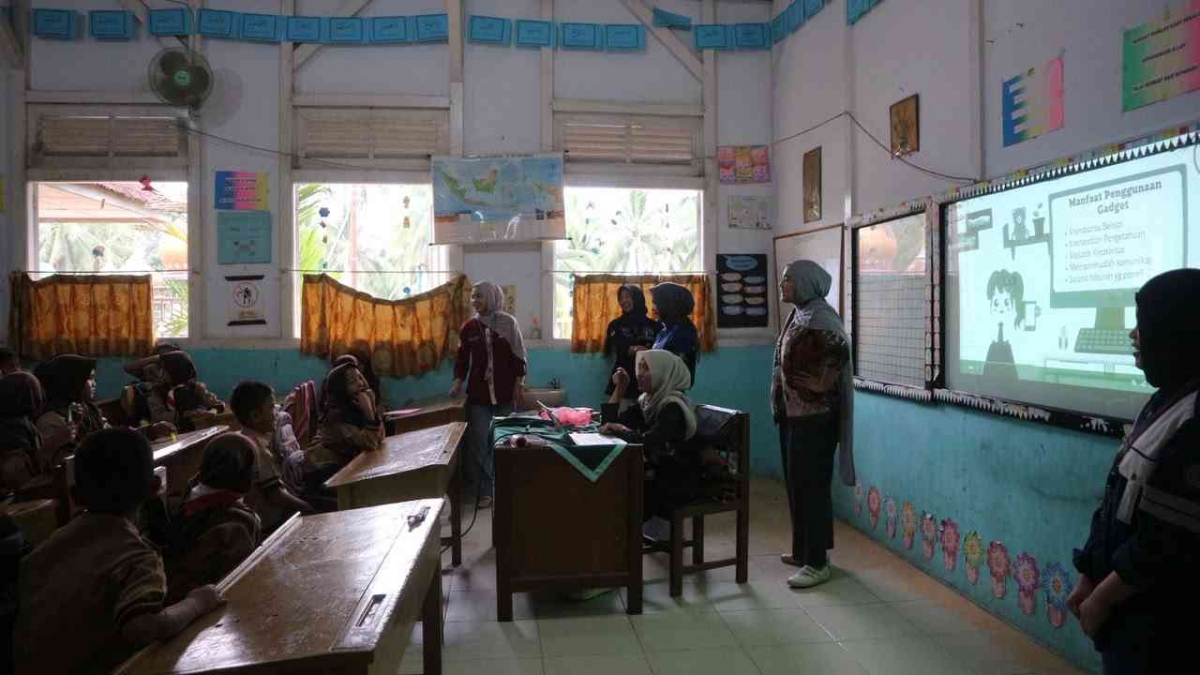 Dari Kampus ke Desa: Mahasiswa Menggerakkan Edukasi Kesehatan Mental
