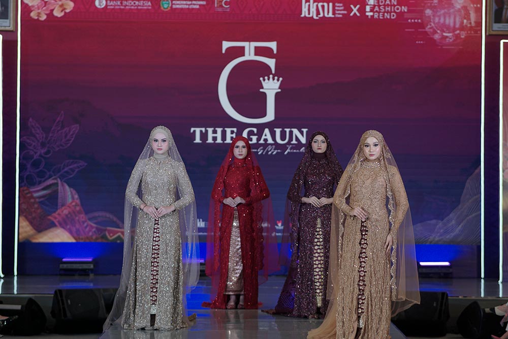 Wastra Nusantara Bertransformasi di Panggung Fashion Modern
