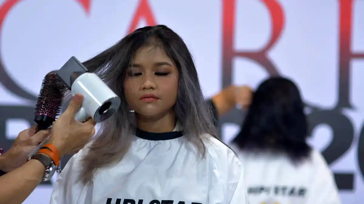 Rambut Rontok Bukan Cuma Masalah Biotin