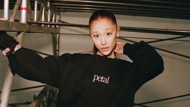 Ketika Pop Star Mengatur Ritme: Hiatus Ariana Grande vs Pensiun Batal The Weeknd