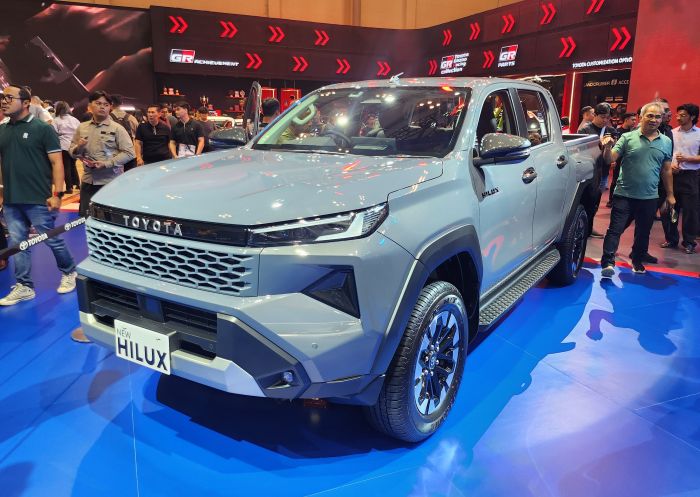 Toyota Hilux Generasi ke-9: Pilihan Cabin dan Mesin untuk Dunia Usaha