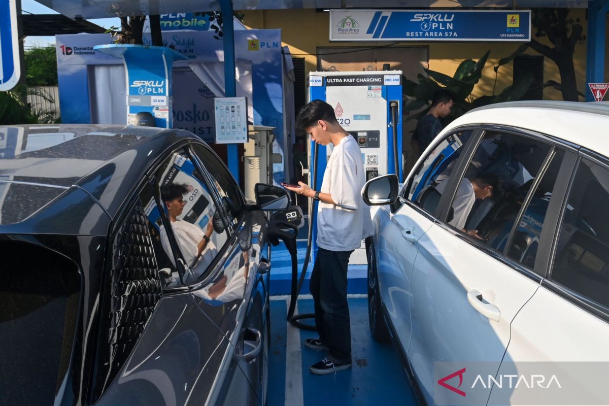 Teknologi PHEV: Jembatan Cerdas Menuju Mobilitas Elektrik