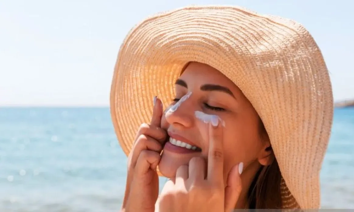 Rutinitas Skincare Rumahan yang Efektif dan Minimal